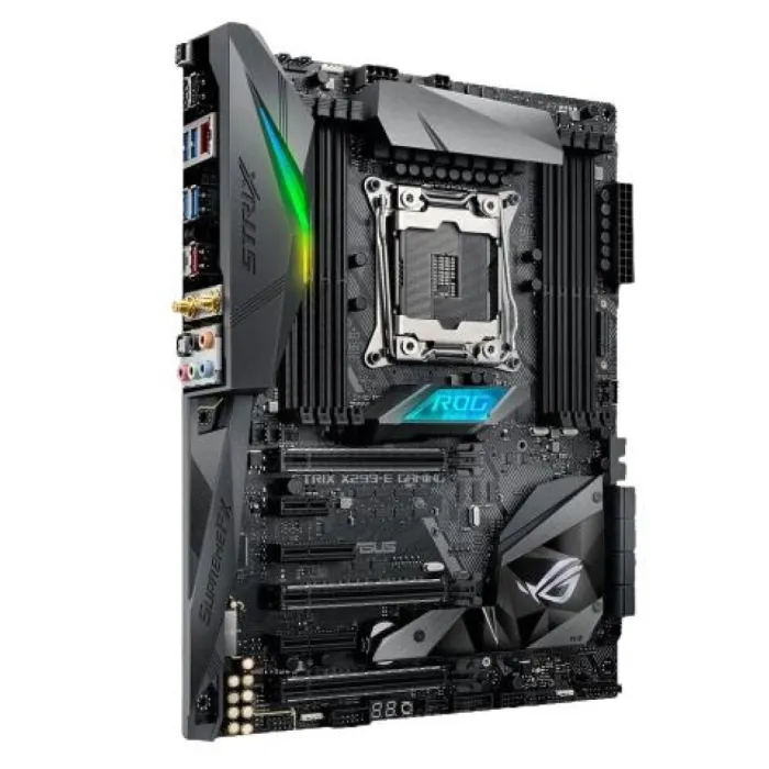 ASUS ROG STRIX X299-E GAMING ona platasi